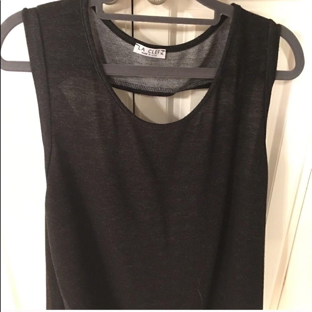 La Clef Open Back Keyhole Tank - Picture 8 of 15